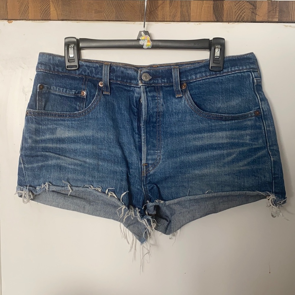 *LEVI’S* 501 Cutoff Denim Shorts - Size 30